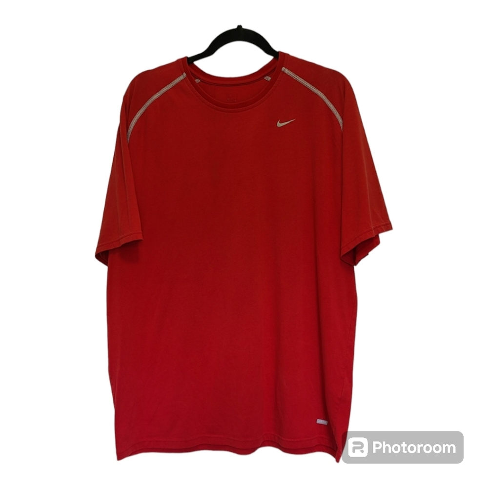 Nike XL‎ shirt red short sleeved well worn